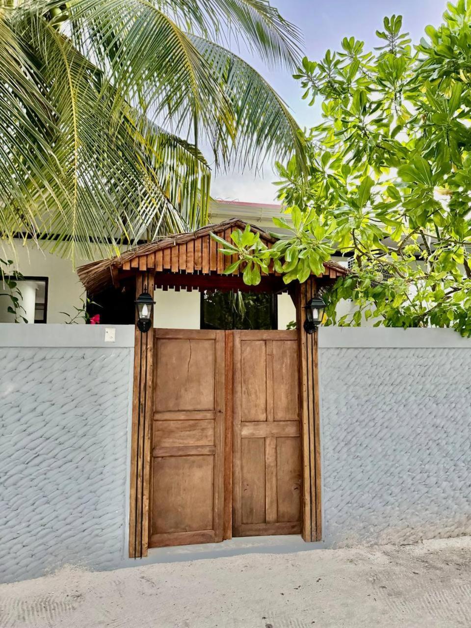 Seascape Retreats Dhigurah Hotel Dhigurah  Exterior photo