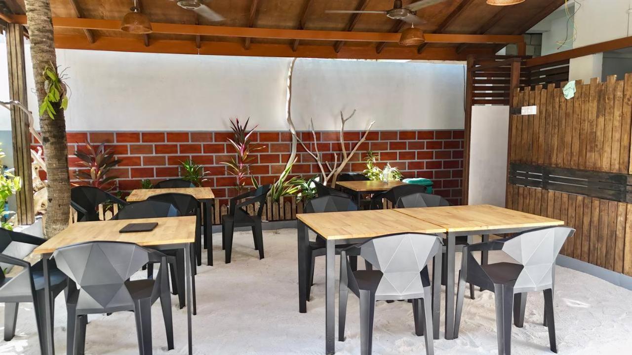 Seascape Retreats Dhigurah Hotel Dhigurah  Exterior photo